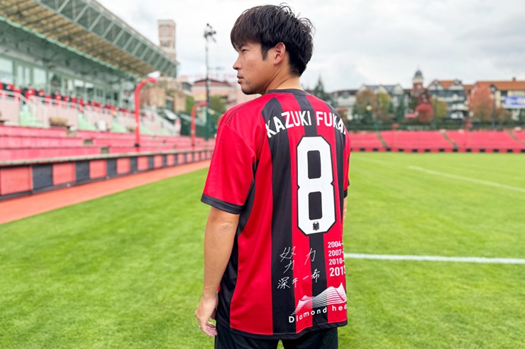 11/29(土)愛媛戦：来場者先着21,000名様に《深井 一希 現役ラスト